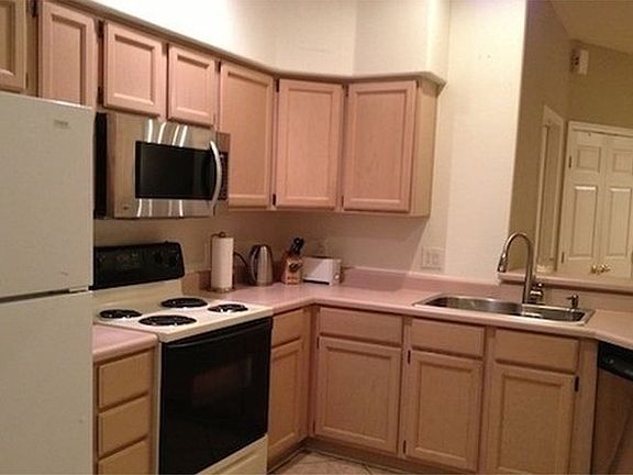 2nd image of 500 N Roosevelt Ave Unit 28