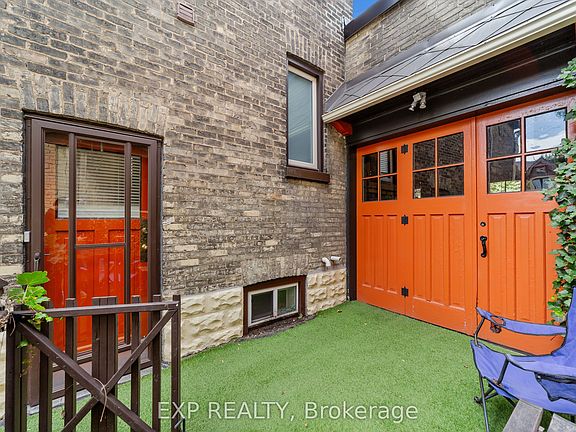 5th image of 513 Quebec St