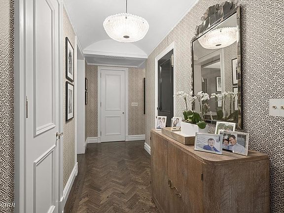 3rd image of 164 E 72nd St APT 12A