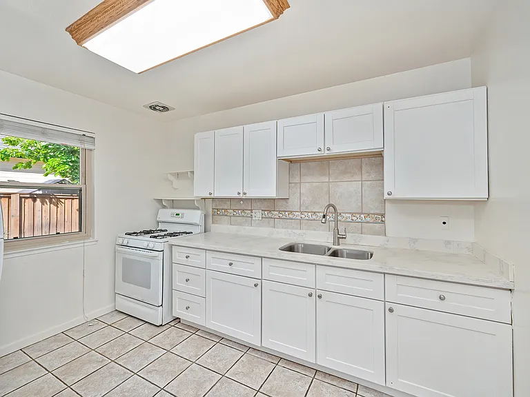 412 Figueroa St #2 — Photo 8