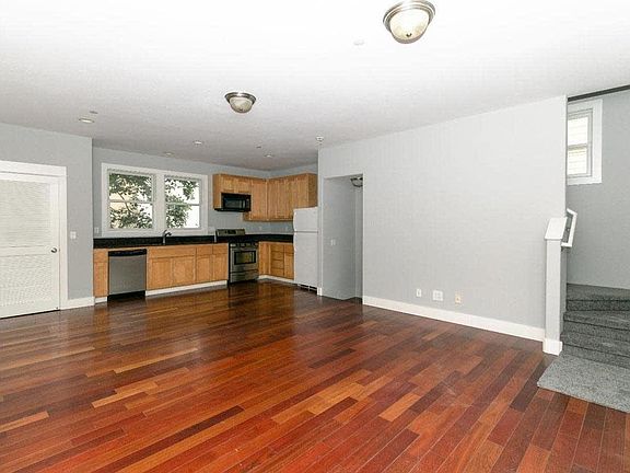 3rd image of 411 Broadway APT C