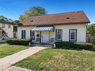 402 S Walnut Ave, Freeport, IL, 61032