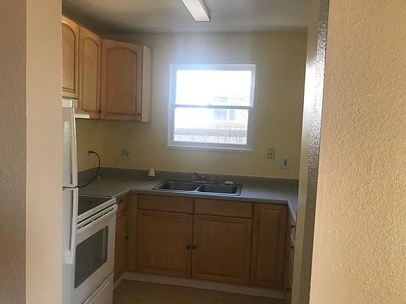 4th image of 12511 Foothill Blvd #C