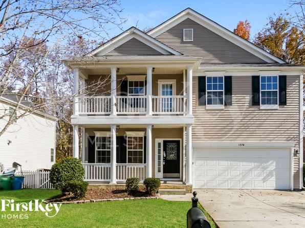1376 Bottle Brush Ln