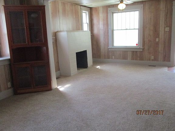 4th image of 618 W Ash Ave