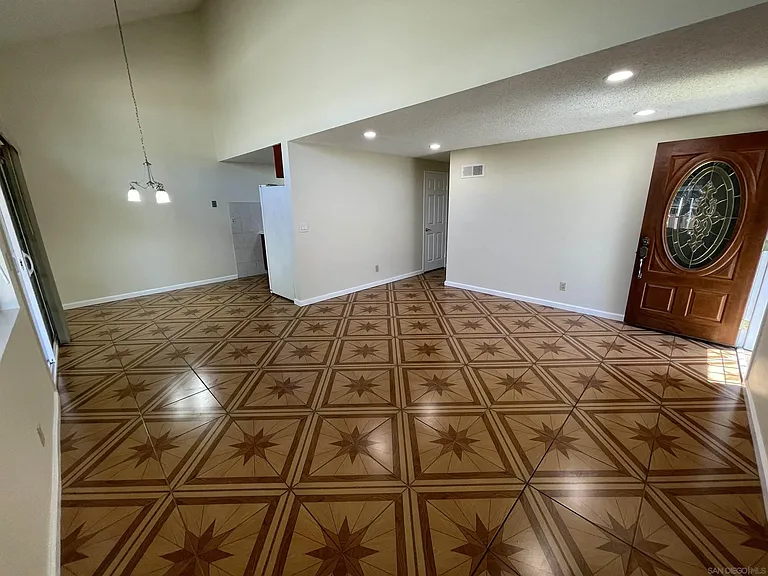 7055 Appian Dr #B — Photo 3
