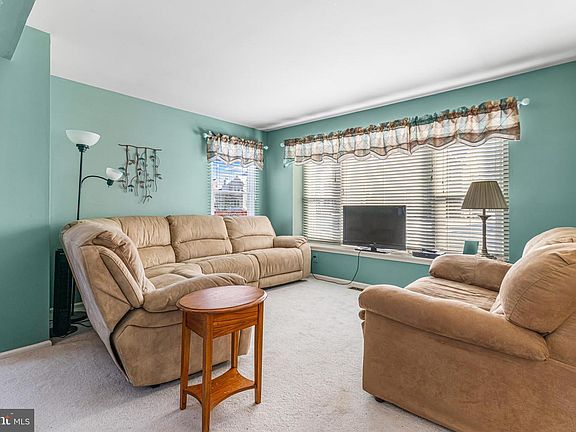 2nd image of 107 Dawn Dr