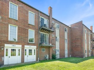 107 W Elk Trl APT 206, Carol Stream, IL 60188