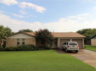 404 E Hampton Rd, Crowley, TX 76036