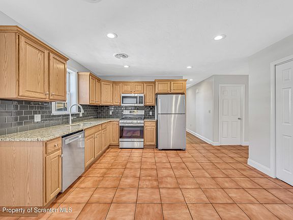4th image of 123 N Hyde Park Ave