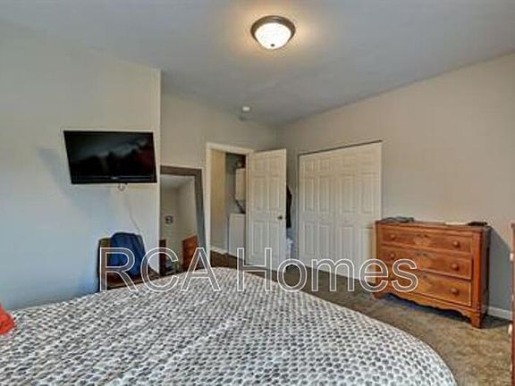 3rd image of 2154 N Delaware St #A
