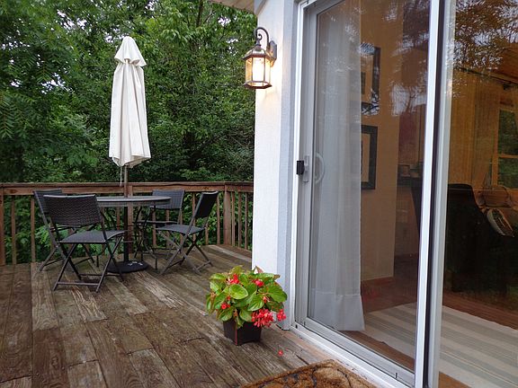 3rd image of 110 Bevens Ln