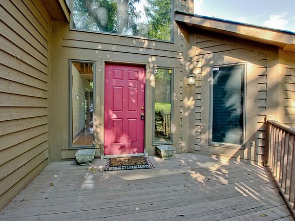 2nd image of 10017 Bluff Dr SE