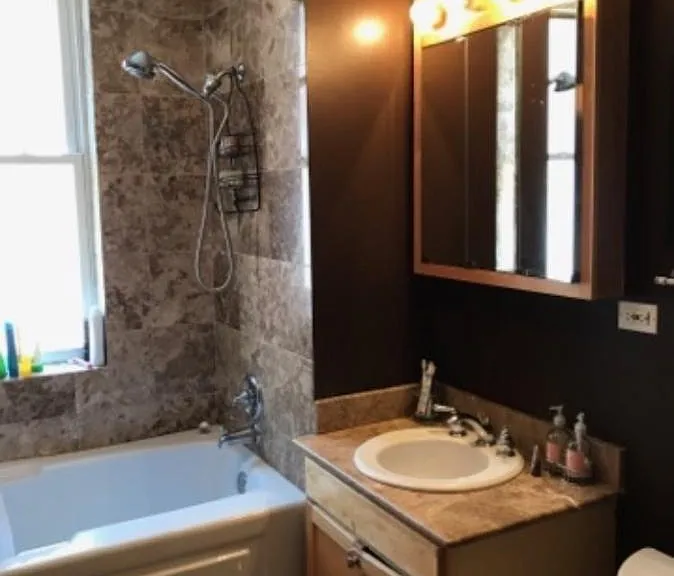 2050 W Augusta Blvd #2 — Photo 5