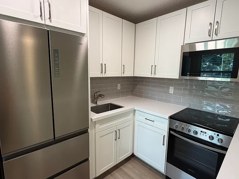 5168 NE 6th Ave #431 — Photo 4