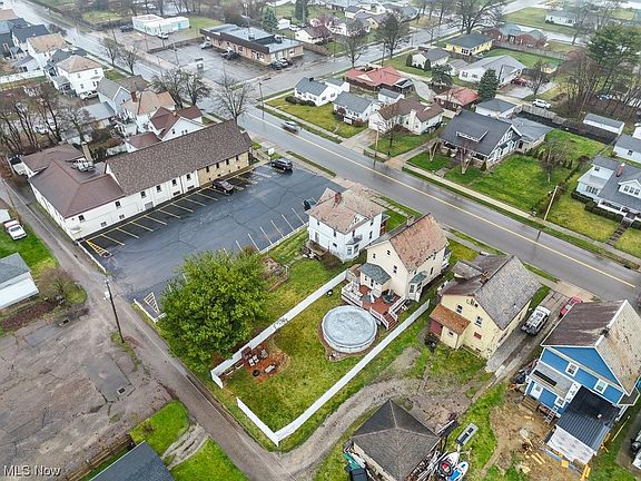 5th image of 808 Tuscarawas Ave NW