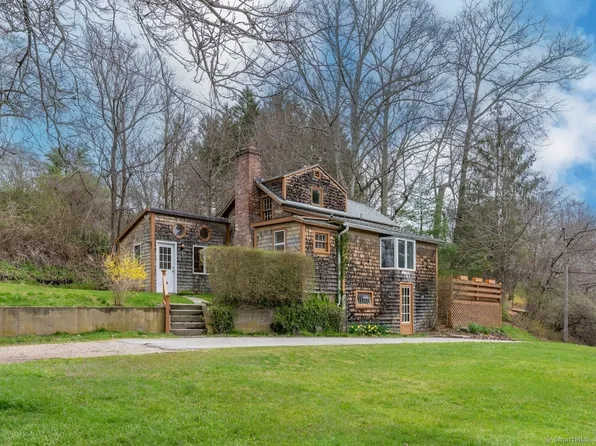 27 Orchard Street, Salisbury, CT 06039