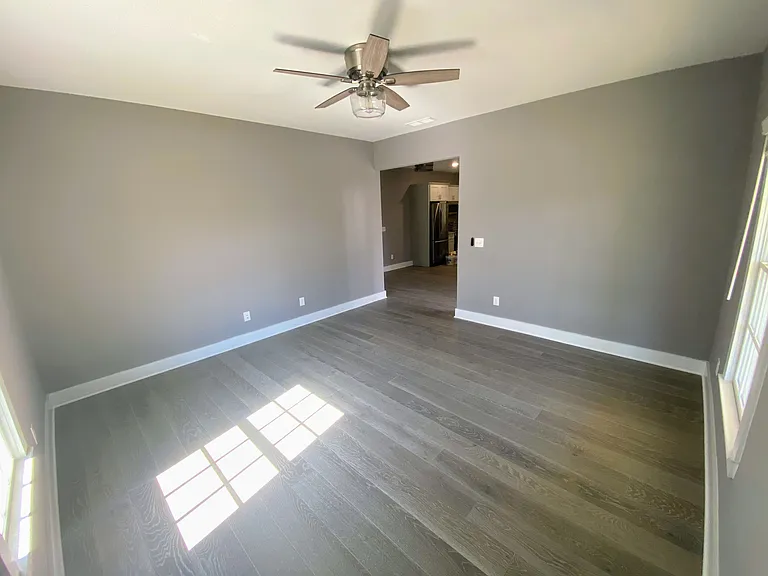 1081 Sims St SW — Photo 2