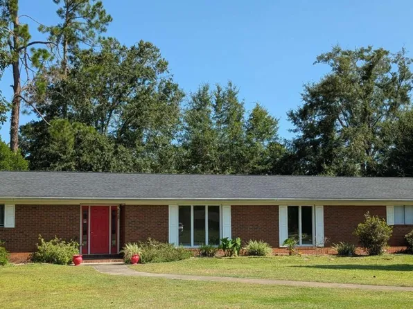 118 Charlton St, Jesup, GA 31545
