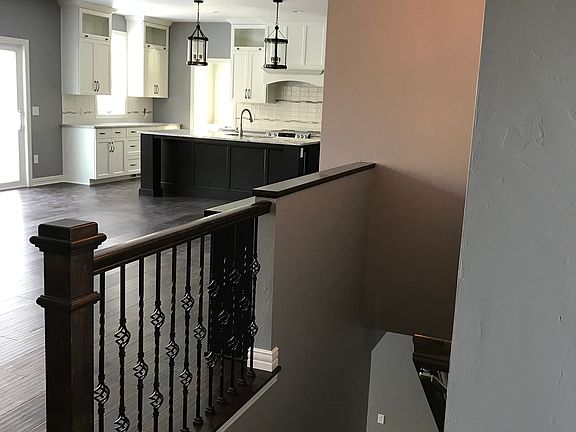 3rd image of 223311 Mountainberry Ct