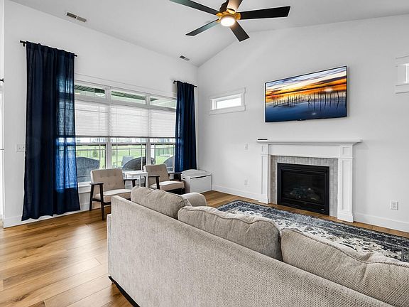 4th image of 4295 Admirals Pointe Dr