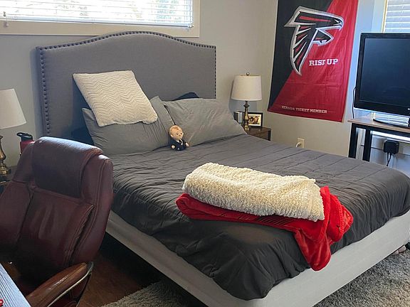 large bedrooms with walk in or double closets