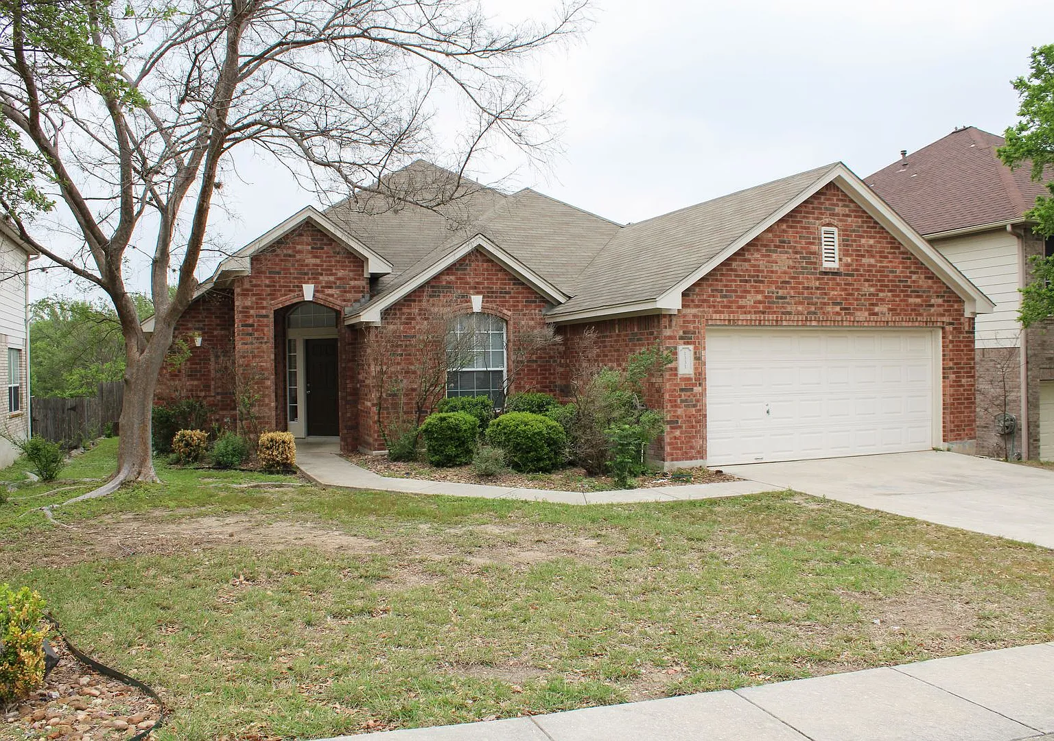 4-Bedroom In Mount Arrowhead — Photo 2