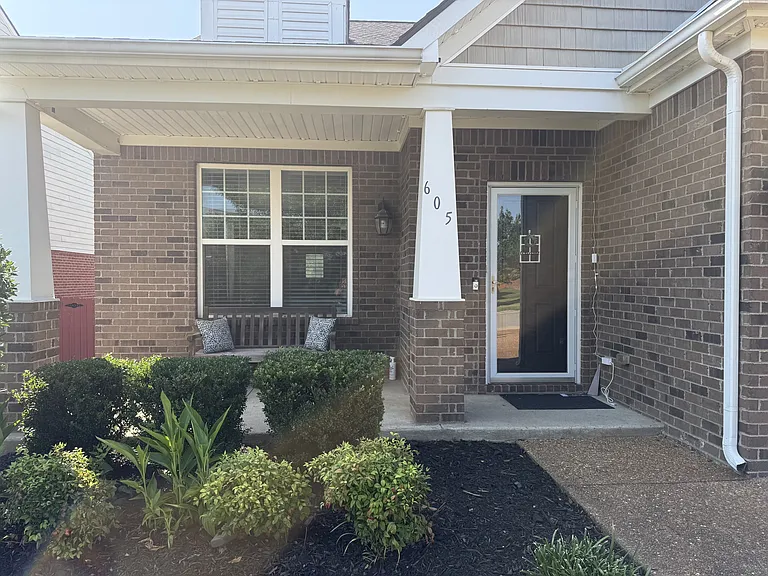 605 Foster Ln — Photo 3