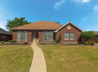 7917 Straits Dr, Rowlett, TX 75088
