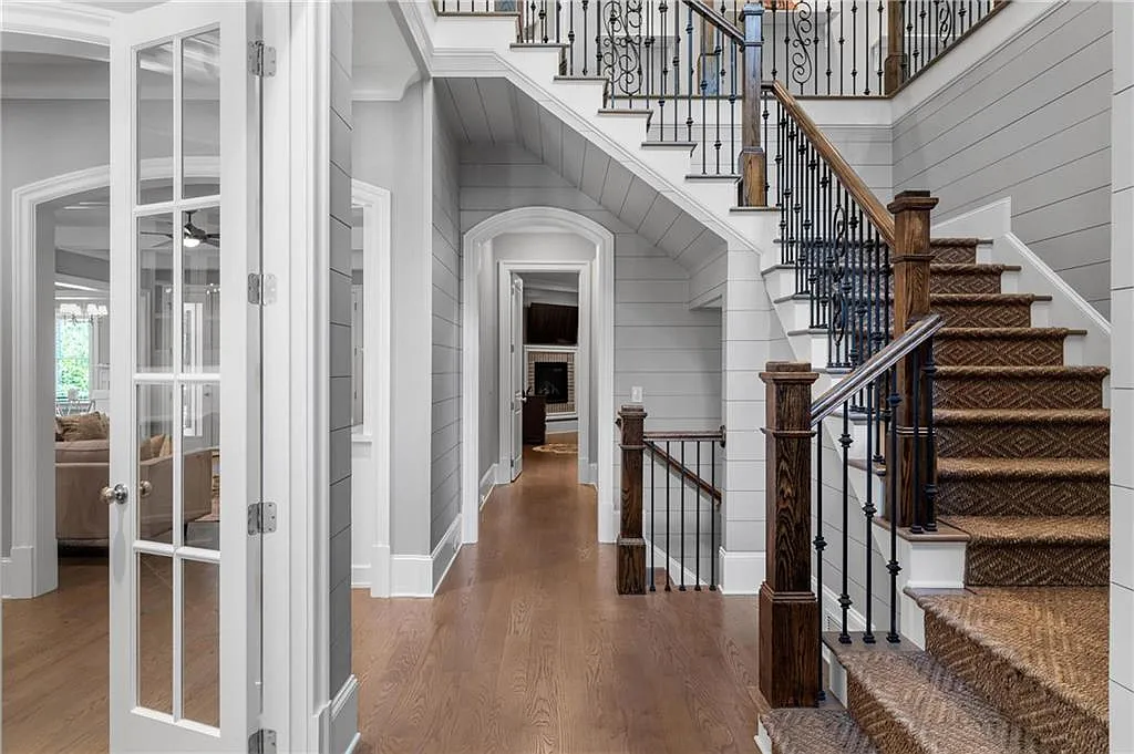 7 bed, 7.5 bath, 7777 sqft, $27,500 — Photo 3