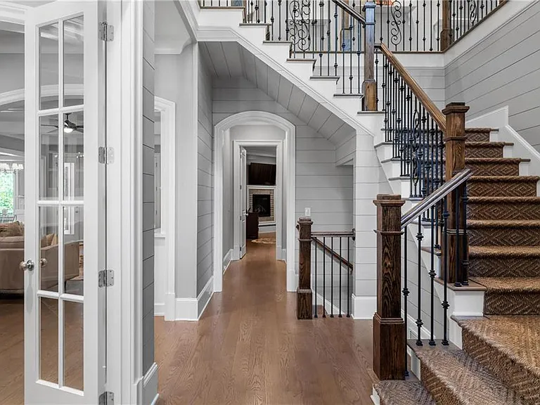 1685 Mount Paran Rd NW — Photo 3