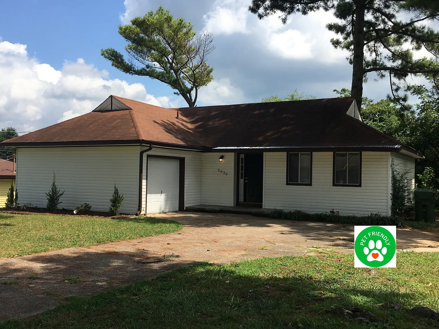 3 bed, 1200 sqft, $1,450 — Photo 1