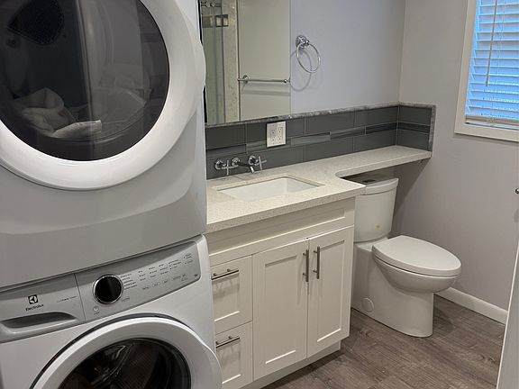 4th image of 4059 Vineyard Ave