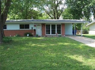 1925 Thunderbird Ave, Florissant, MO 63033
