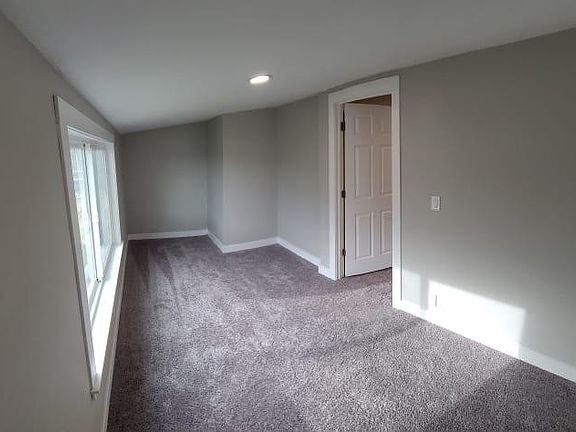 2nd image of 7630 Yakima Ave