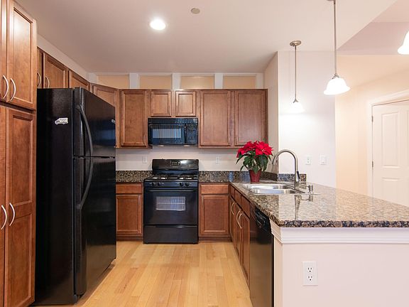 4th image of 16800 Van Aken Blvd APT 204
