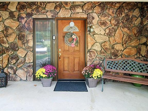 2nd image of 3904 Laurel Oak Cir