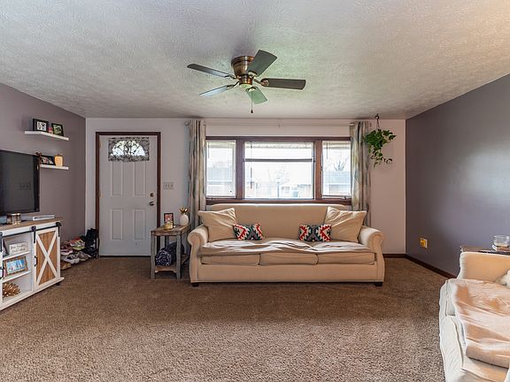 3rd image of 2093 Mattis Dr