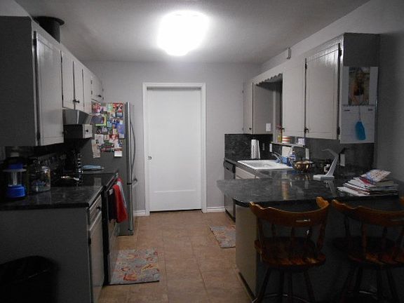 5th image of 938 E 42nd St