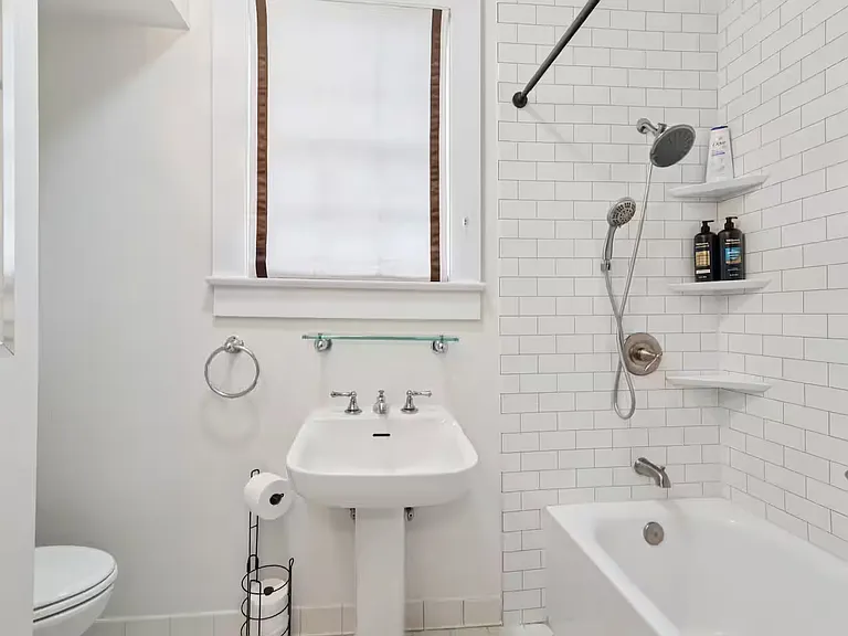 1115 Henry Clay Ave — Photo 9