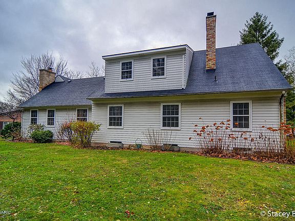 2nd image of 2260 Rolling Hills Dr SE