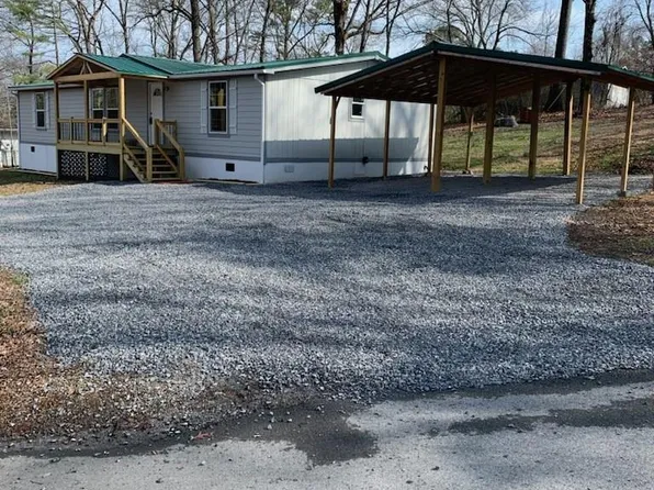 612 Wooded Hills Dr, Dalton, GA 30721