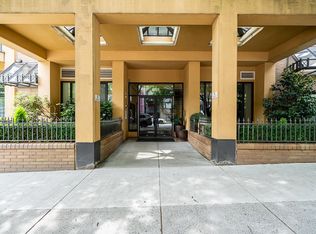488 Helmcken St #304, Vancouver, BC V6B 6E4