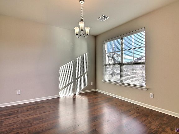 3rd image of 10733 Braves Ave