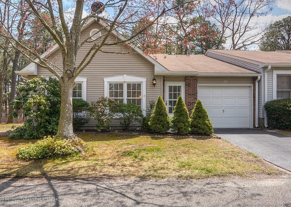 1st image of 49 Buttonwood Ct #1000