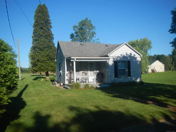 8069 2nd St, Forestville, MI 48434