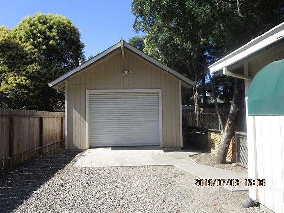 4th image of 1411 Royal Oaks Dr