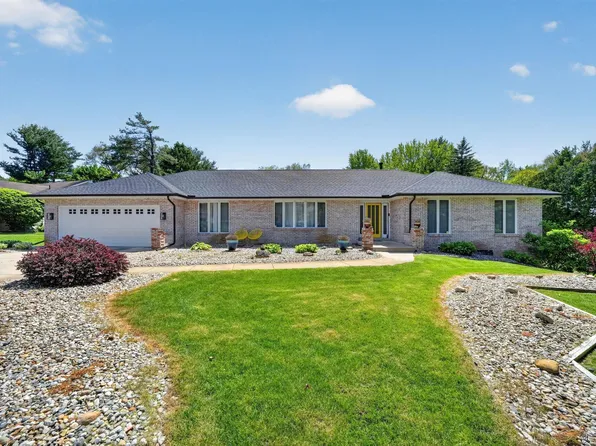 17202 Pencross Dr, Granger, IN 46530