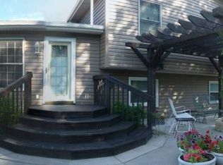 3805 W Cedar Hills Dr, Kearney, NE 68845