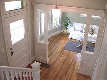 2nd image of 942 SE 15th Ave